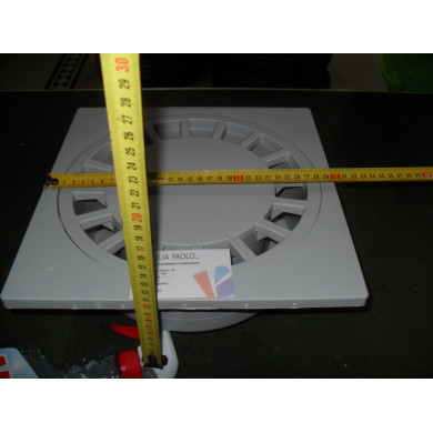 CHIUSINO SIFONATO CM 30 X 30 DA 110 / 100