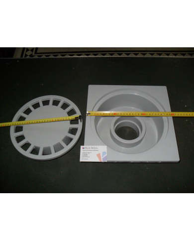 CHIUSINO SIFONATO CM 30 X 30 DA 110 / 100