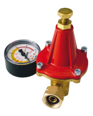 RIDUTTORE AP PRESSIONE CON MANOMETRO 12 KG